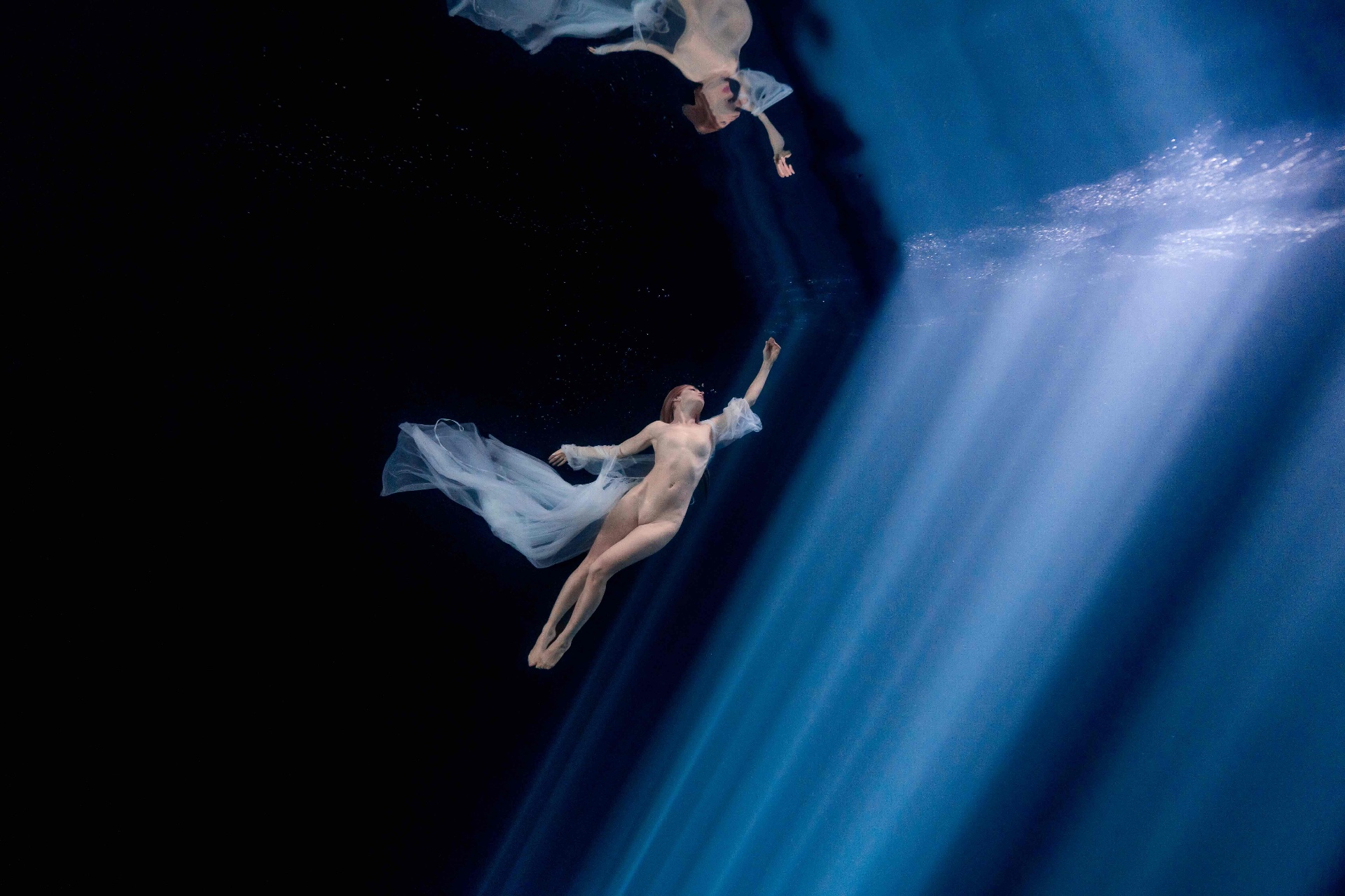 Underwater photography with light rays